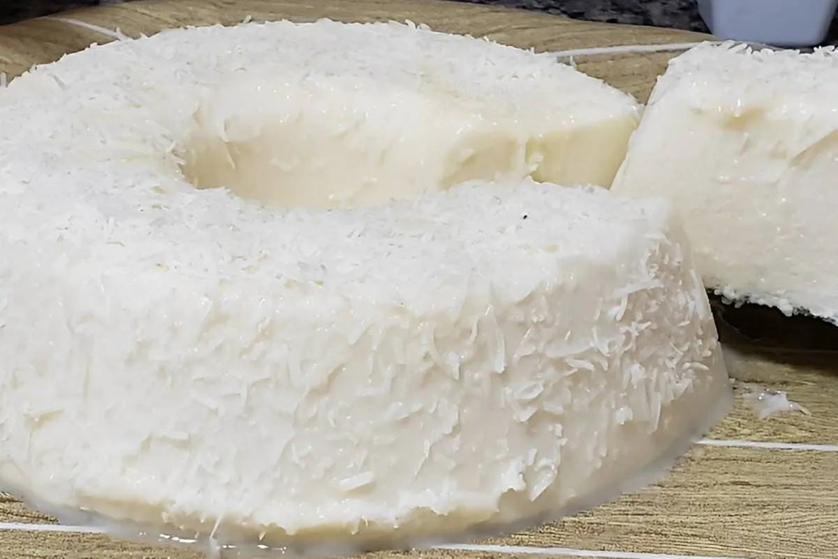 Pudim de coco firme uma sobremesa deliciosa e fácil de fazer