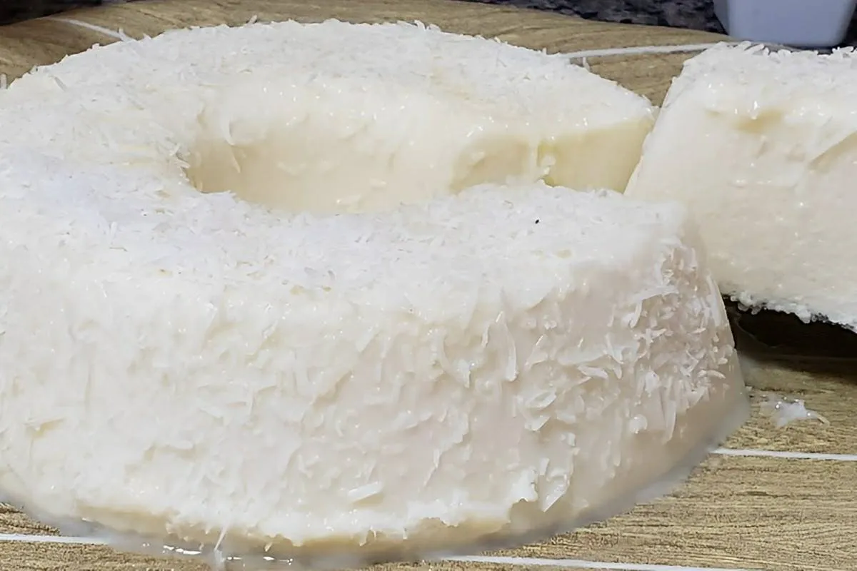 Pudim de coco firme uma sobremesa deliciosa e perfeita para