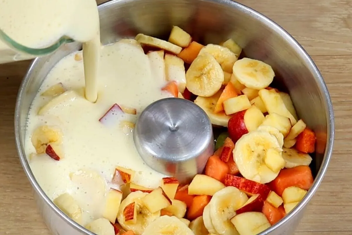 Pudim de frutas fácil e delicioso para fazer no liquidificad