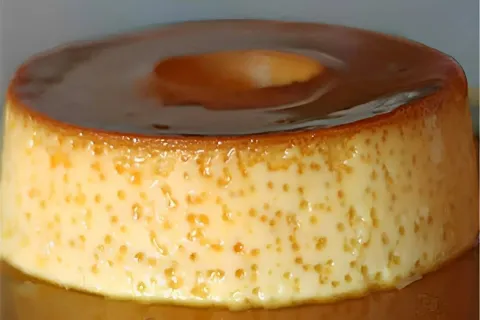 Pudim de geladeira cremoso e delicioso que fica pronto em 10