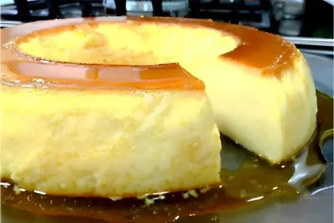 Pudim de geladeira que fica pronto em 10 minutos simples fác