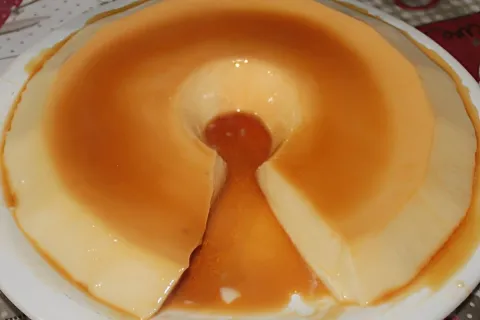 Pudim de geladeira que não vai ao forno basta bater os ingre