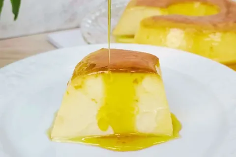 Pudim de iogurte natural: super cremoso e feito com apenas 3