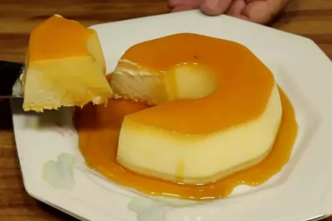 Pudim de leite condensado com coco super cremoso e fácil de 