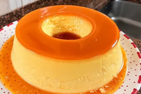 Pudim de leite condensado sem furinho muito fácil e cremoso,