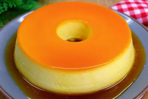 Pudim de leite em pó feito sem forno e sem gelatina, a sobre