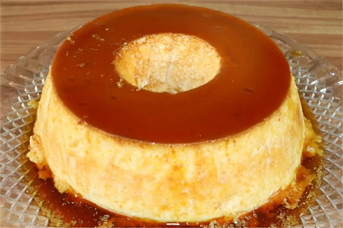 Pudim de leite feito na boca do fogão: ele cozinha muito mai