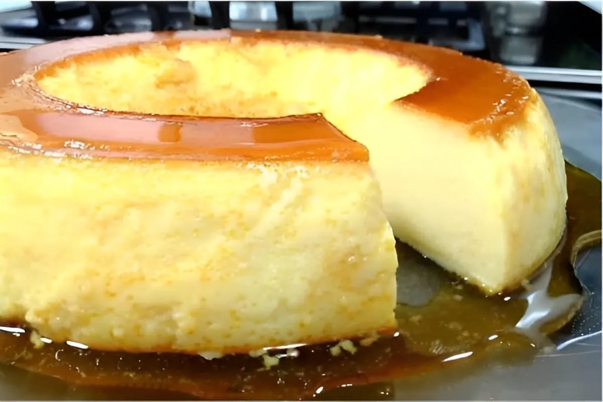 Pudim de leite fica pronto em 10 minutos é só bater tudo e l