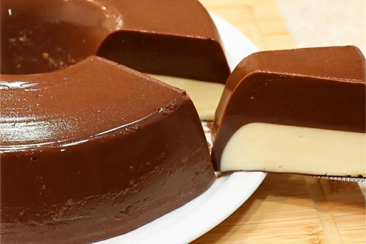 Pudim de leite ninho com chocolate uma sobremesa perfeita pa