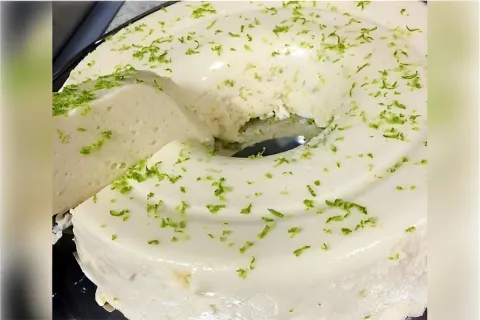 Pudim de limão que fica pronto em menos de 10 minutos uma so