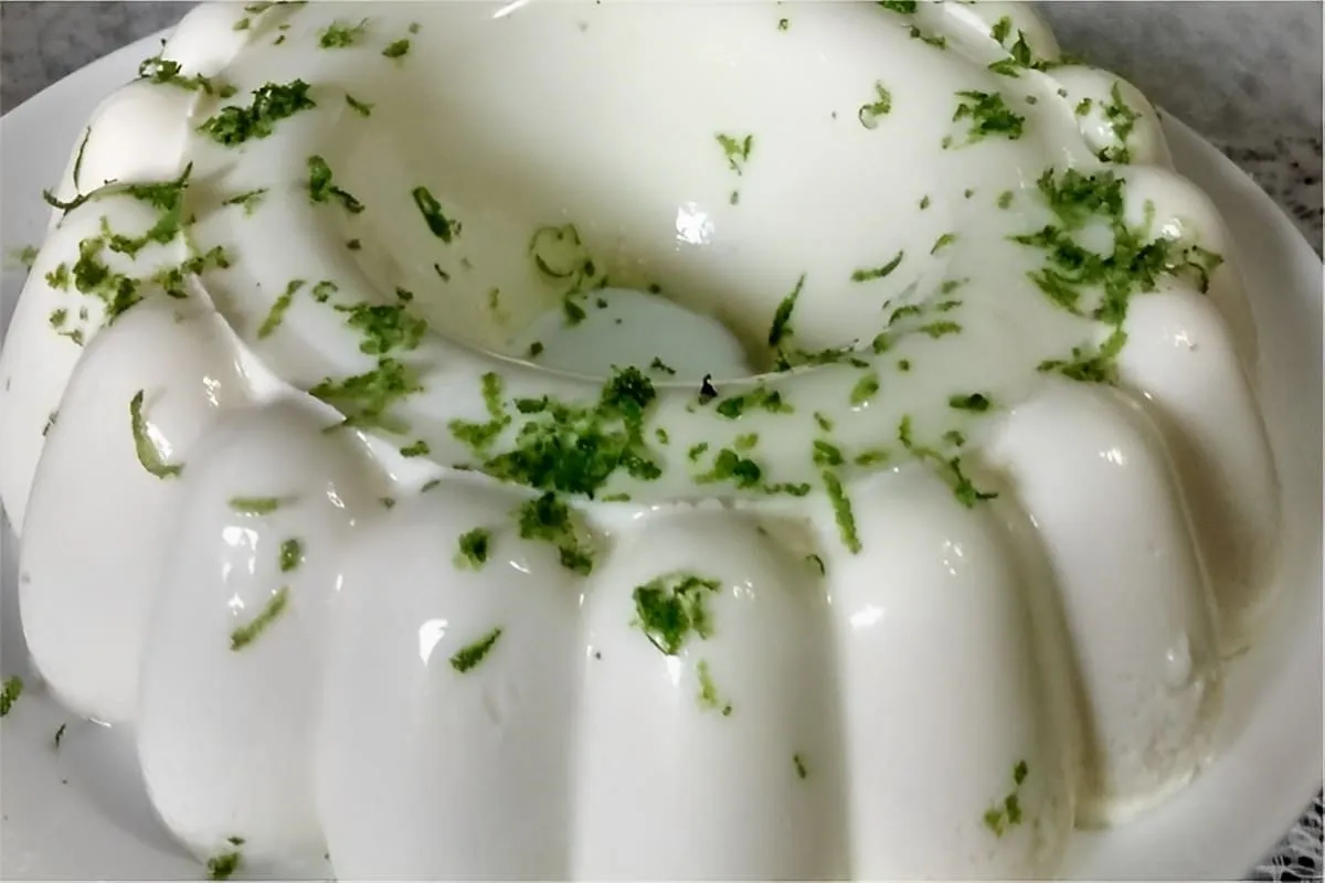 Pudim de limão sem forno muito fácil é só bater os ingredien