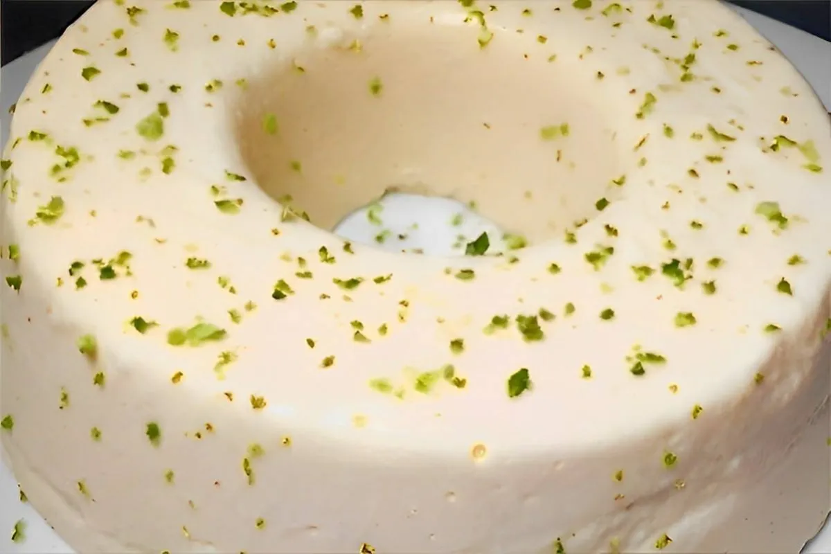 Pudim de limão sem ovos e que não vai ao forno é só bater os