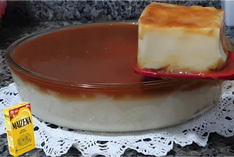 Pudim de maisena na travessa ele não vai ao forno uma sobrem