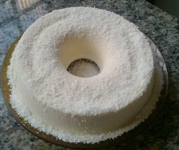 Pudim de Maria Mole com Coco