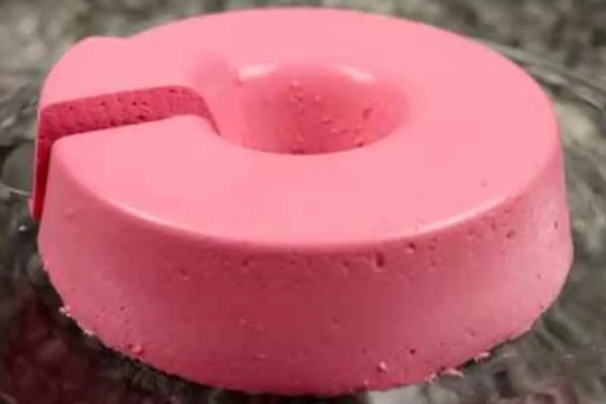 Pudim de morango: é só misturar os ingredientes e esperar ge