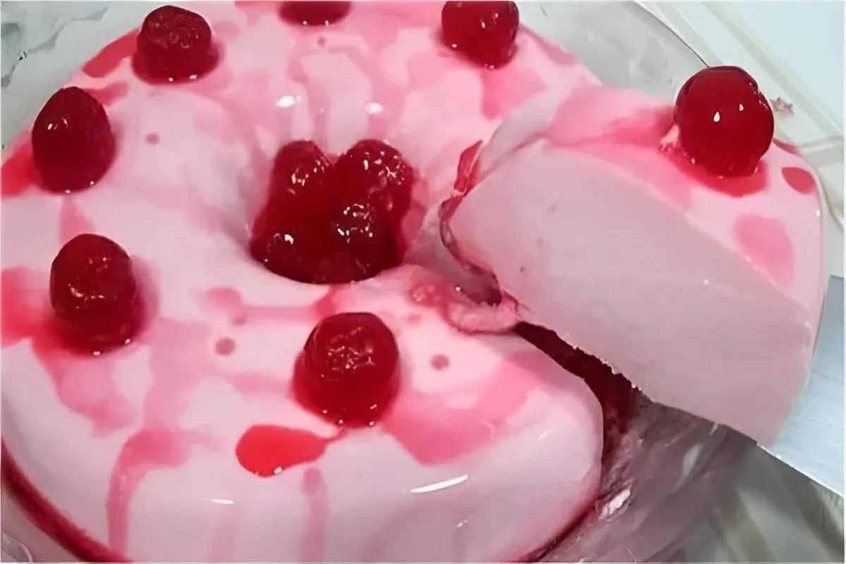 Pudim de morango uma sobremesa maravilhosa para seu fim de s