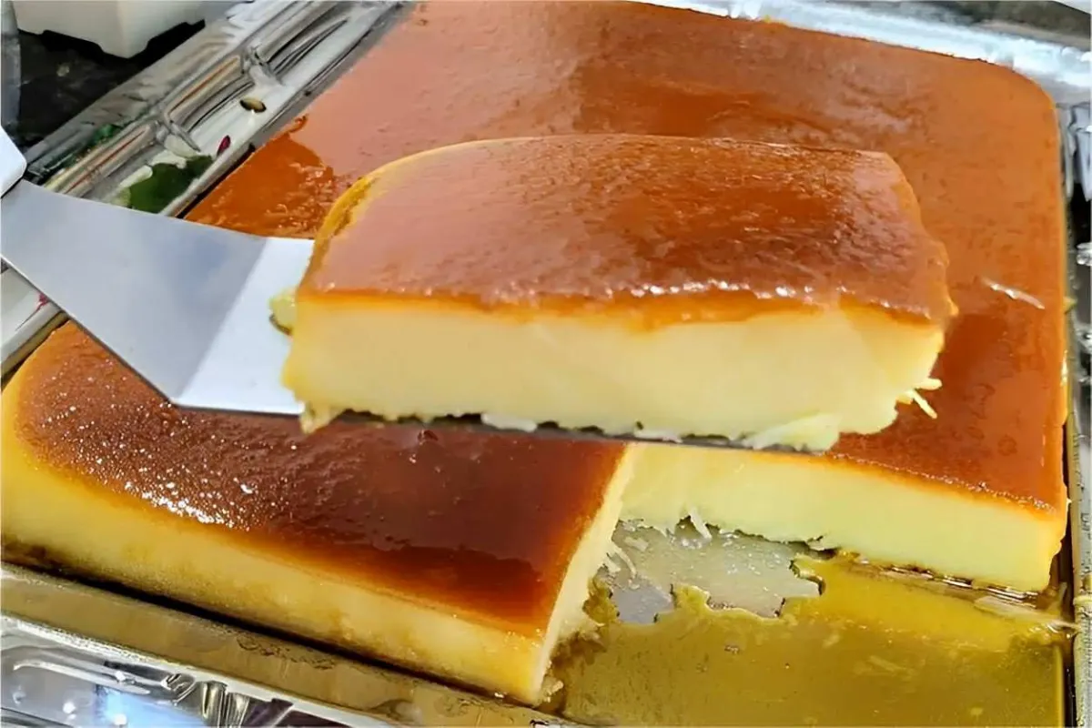 Pudim de padaria simples é só bater os ingredientes no liqui