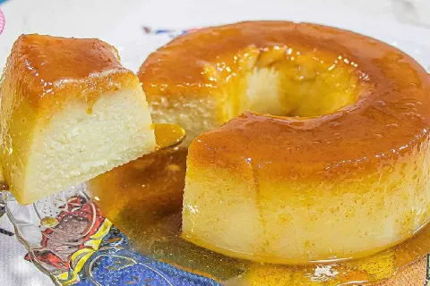 Pudim de pão bem perfeito e cremoso para você fazer como sob