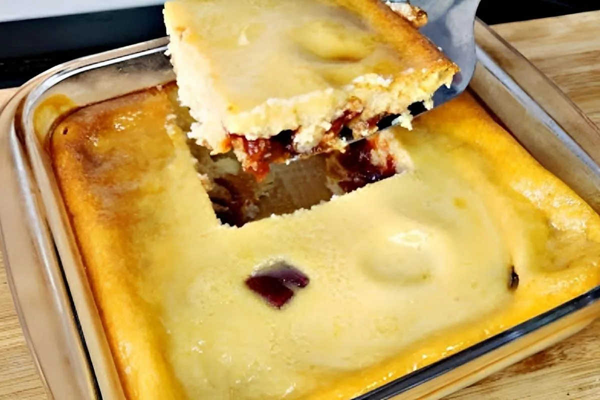 Pudim na travessa recheado com goiabada uma sobremesa difere