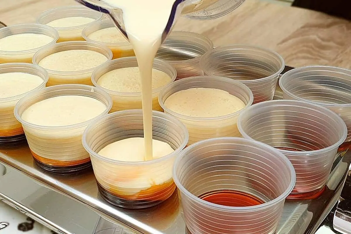 Pudim no copinho: uma receita só rende para o fim de semana