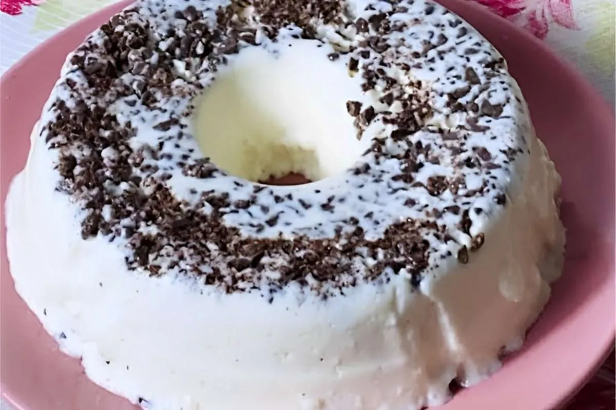 Pudim prestígio de liquidificador fica tão gostoso e cremoso