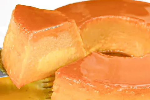 Pudim sem leite condensado e com um ingrediente especial que