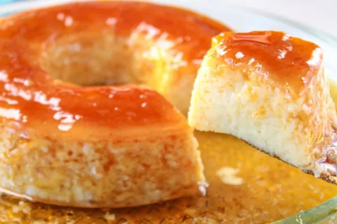 Pudim sem leite condensado, que é econômico, delicioso e mui