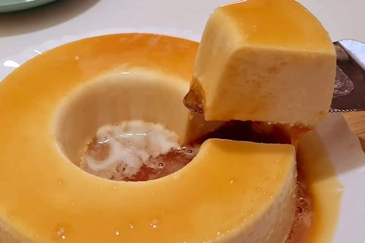 Pudim sem ovo e sem forno prático e delicioso para servir em