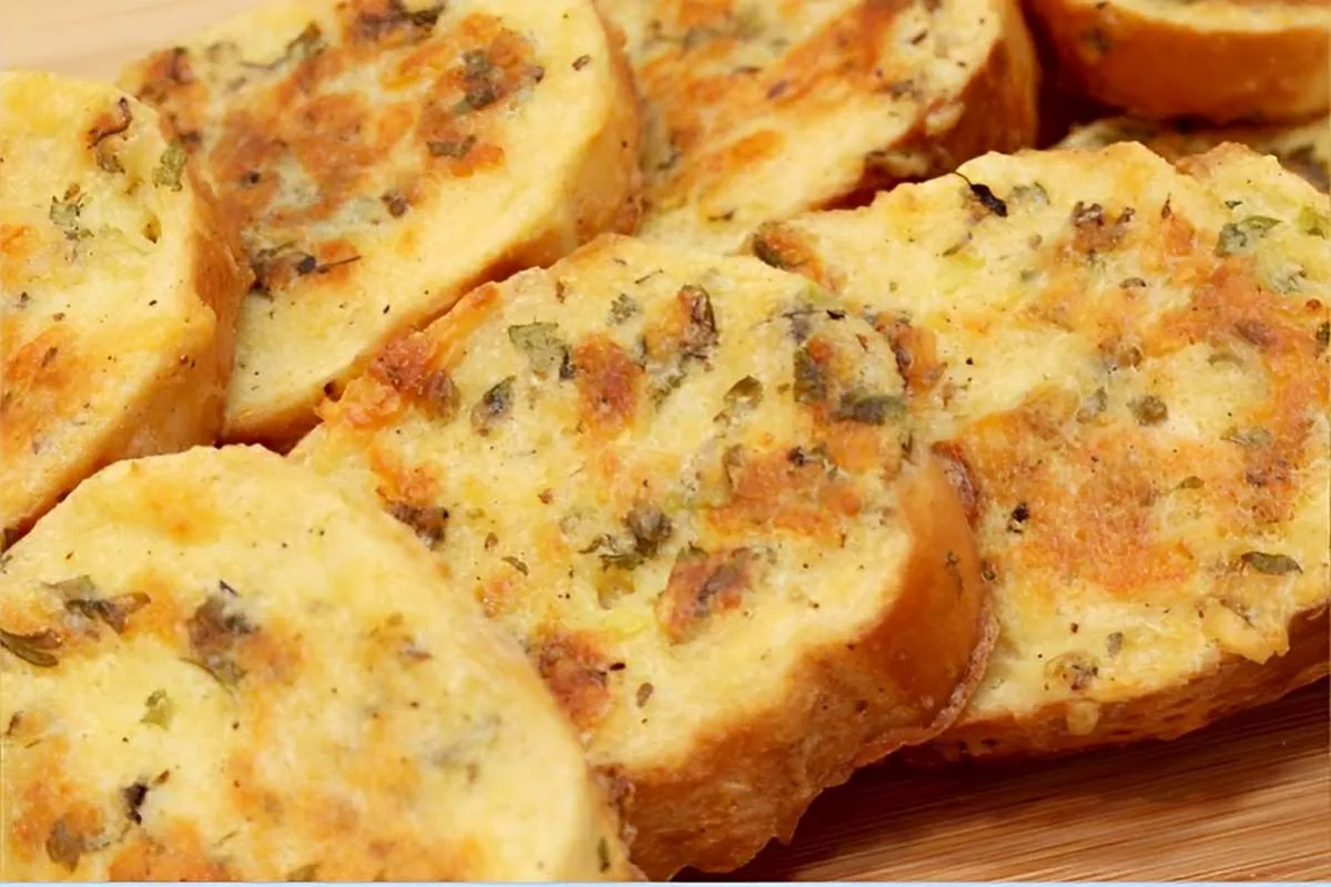 Quando sobra pão em casa é essa receita com pão amanhecido q