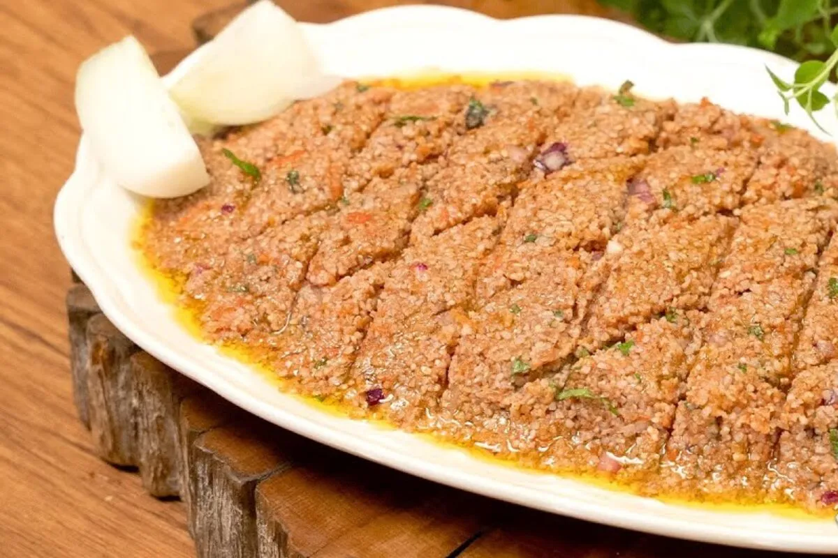 Quibe cru de tomate: leve, refrescante e muito saboroso para o seu almoço