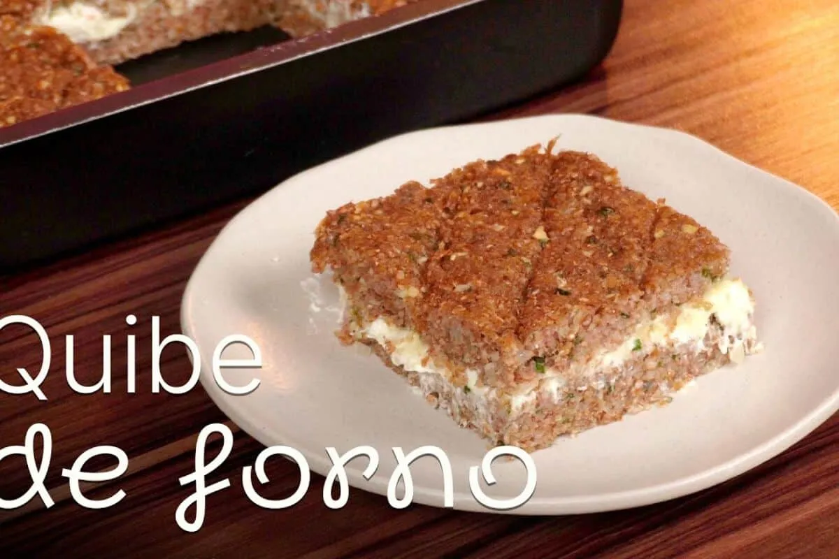 Quibe de forno recheado fácil e delicioso com bastante queij