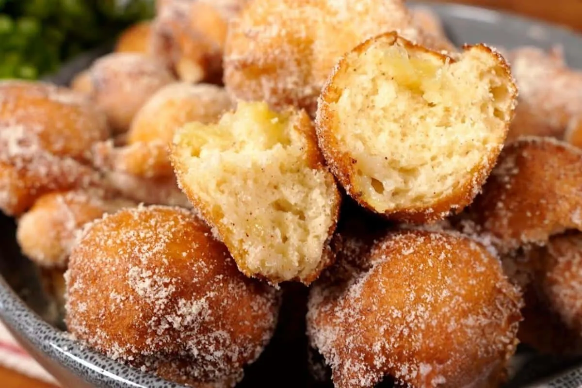 Receita da minha avó de bolinho de chuva com banana que é um