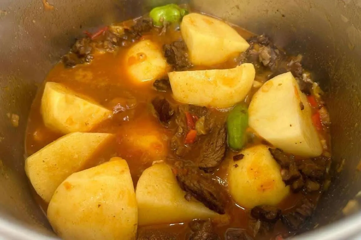 Receita da minha mãe de carne com batata que fica simplesmen
