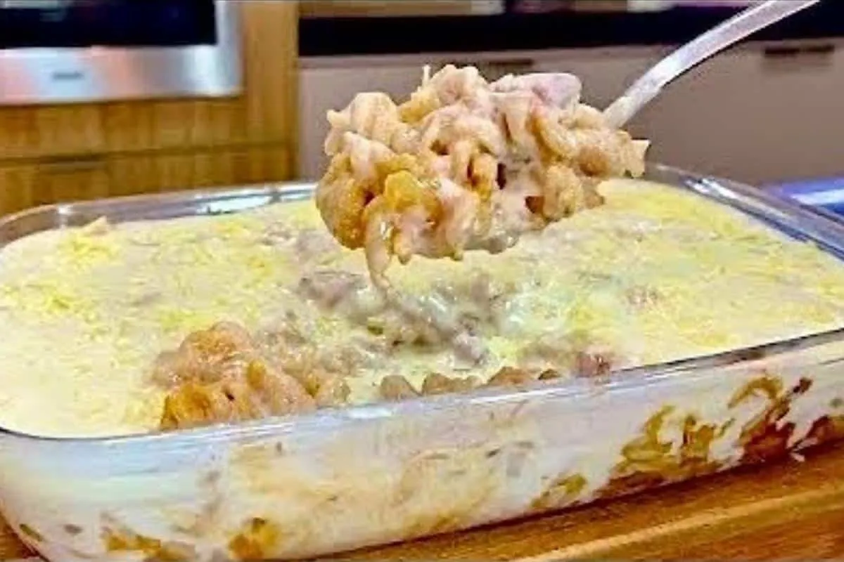 Receita de almoço de domingo: macarronada dois molhos fácil