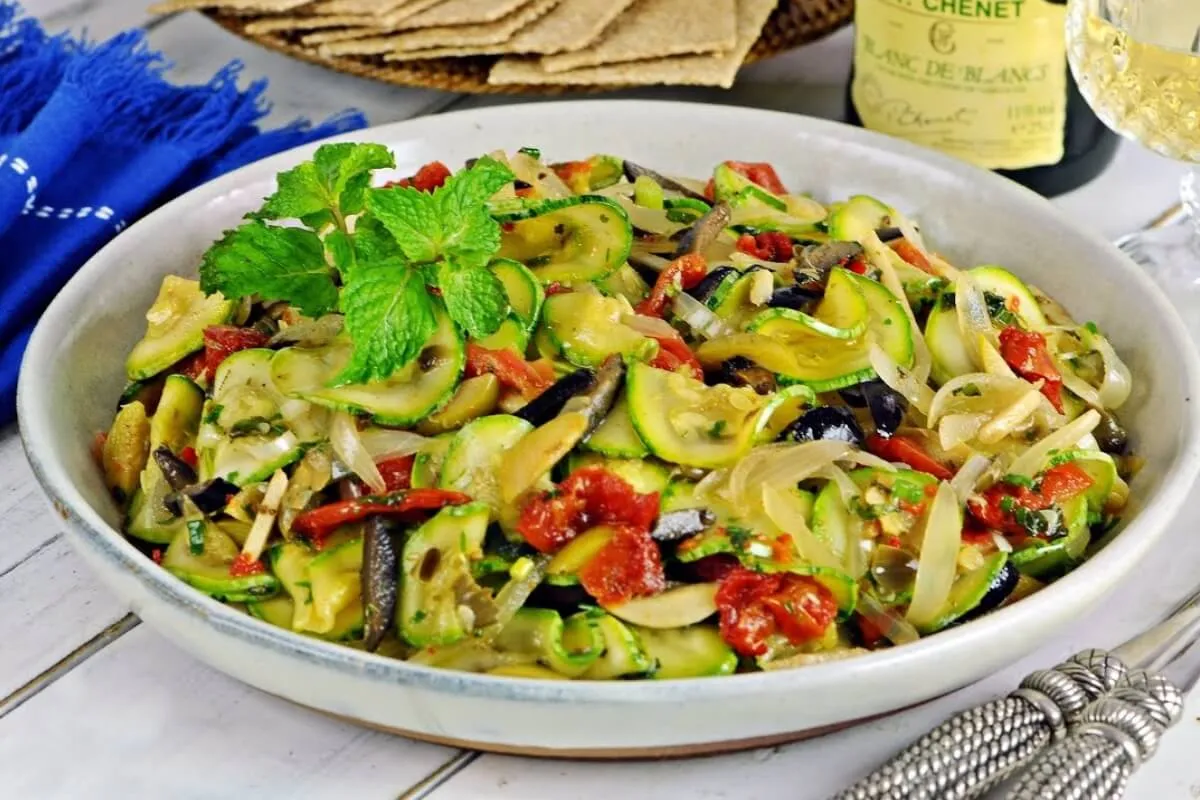 Receita de antepasto italiano delicioso e leve para acompanh