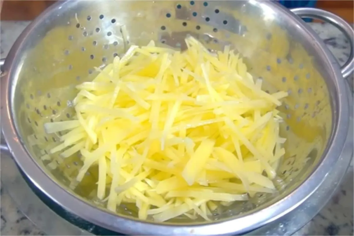 Receita de batata frita diferente para você inovar no almoço