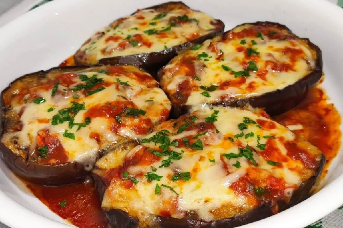 Receita de berinjela à parmegiana que nem de carne precisa p