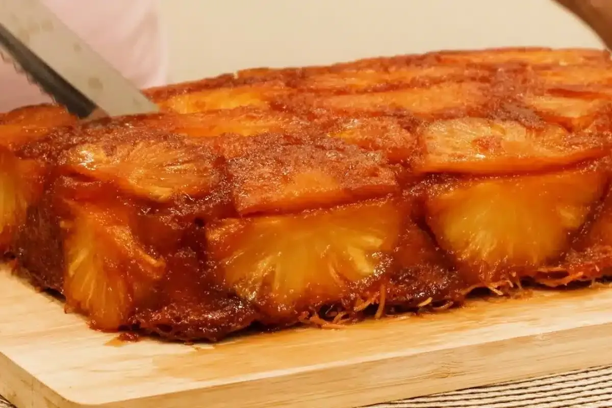 Receita de bolo caramelizado de abacaxi fácil: quando você a