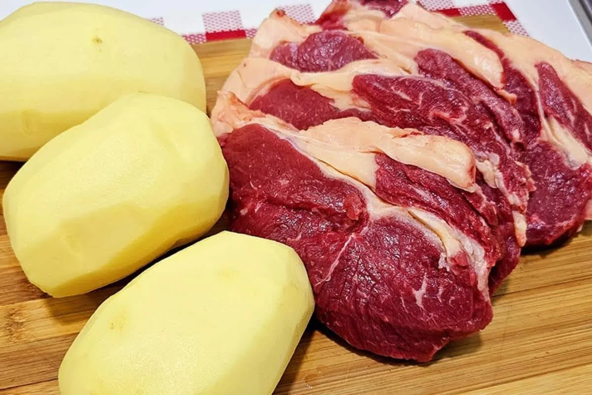 Receita de carne com batata: gostosa igual a essa você só en