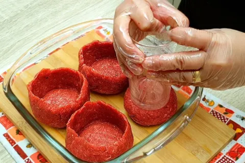 Receita de carne moída feita com o truque do copo, que fica 