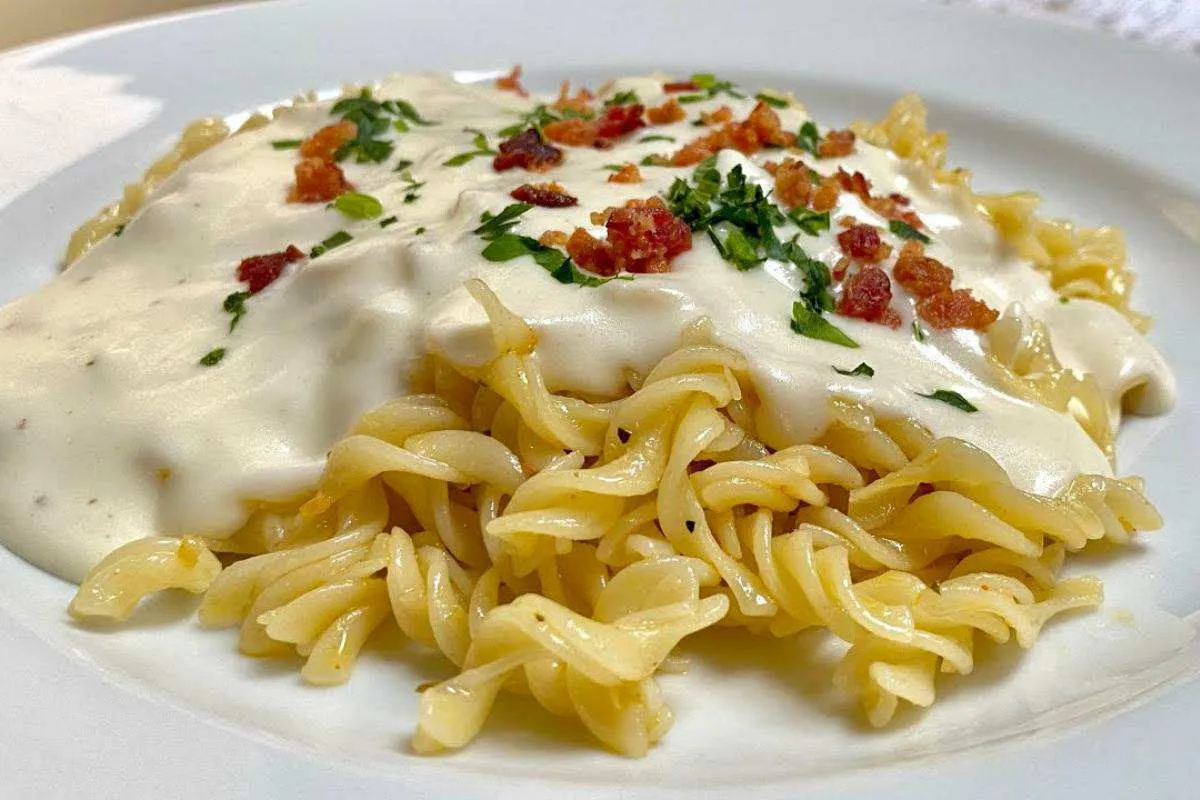 Receita de cozinheira famosa macarrão ao molho bechamel perf