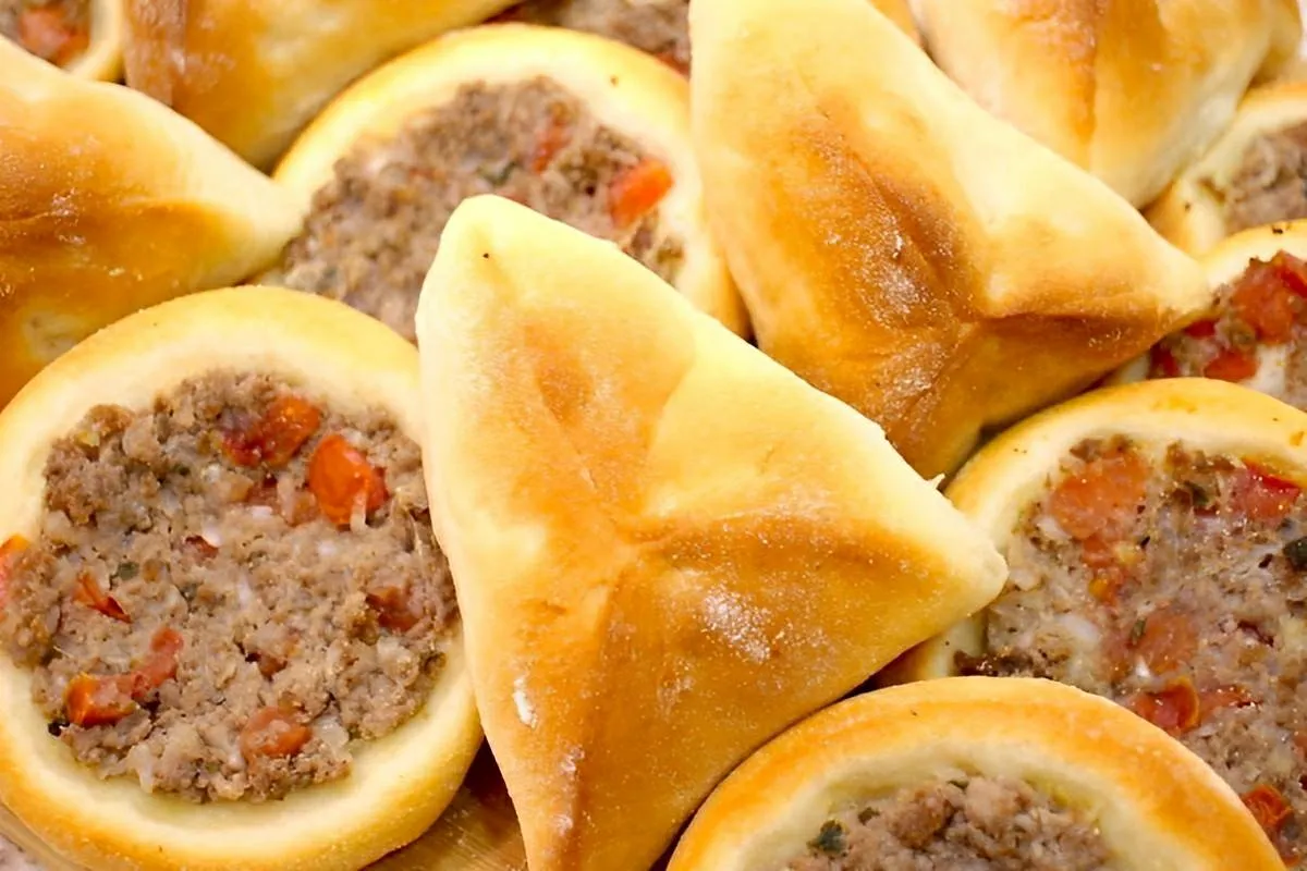 Receita de esfiha árabe para fazer aberta ou fechada é fácil