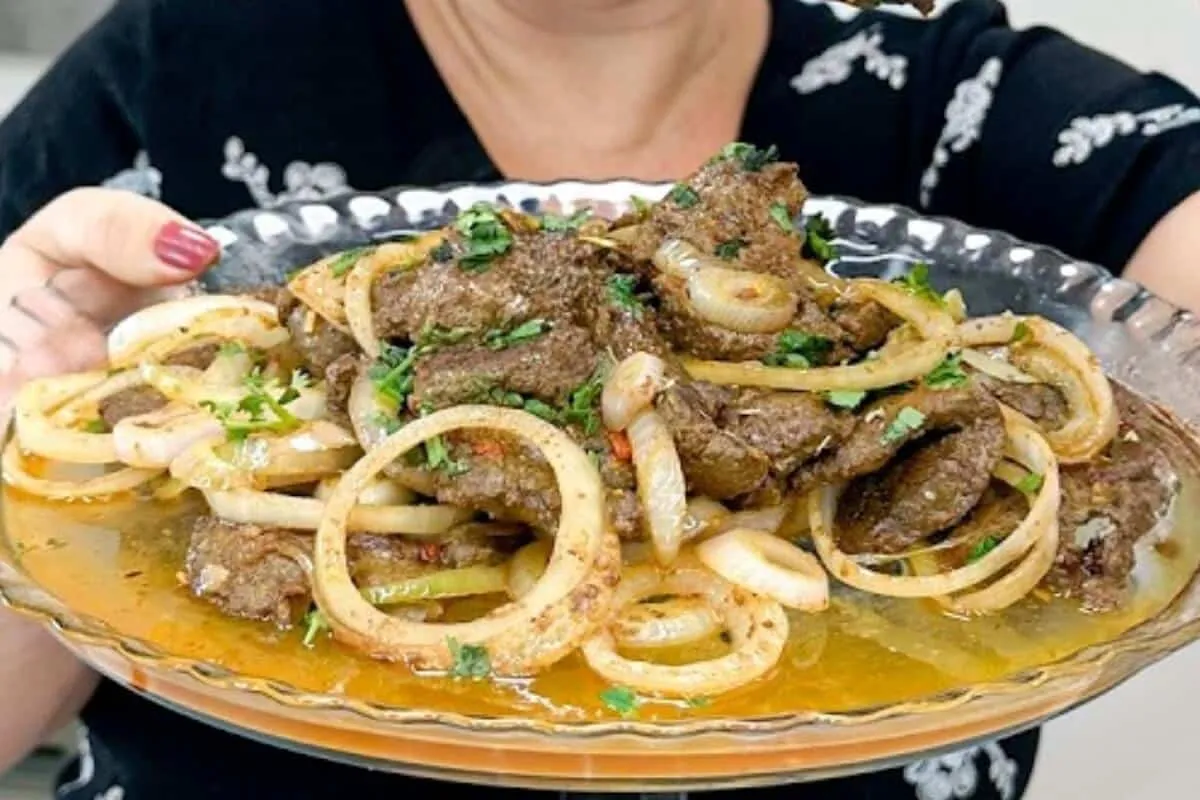 Receita de fígado acebolado: esse é o jeito mais saboroso qu