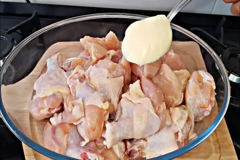 Receita de frango com maionese: é assim que os restaurantes 