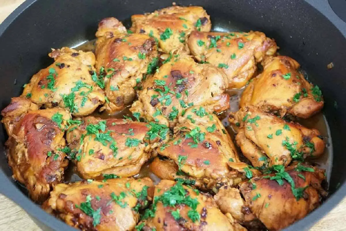 Receita de frango ensopado que minha avó fazia é uma delícia