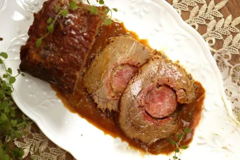 Receita de lagarto recheado na panela que fica macio e sucul