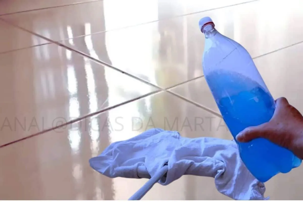 Receita de limpa pisos caseiro potente e econômico para deix