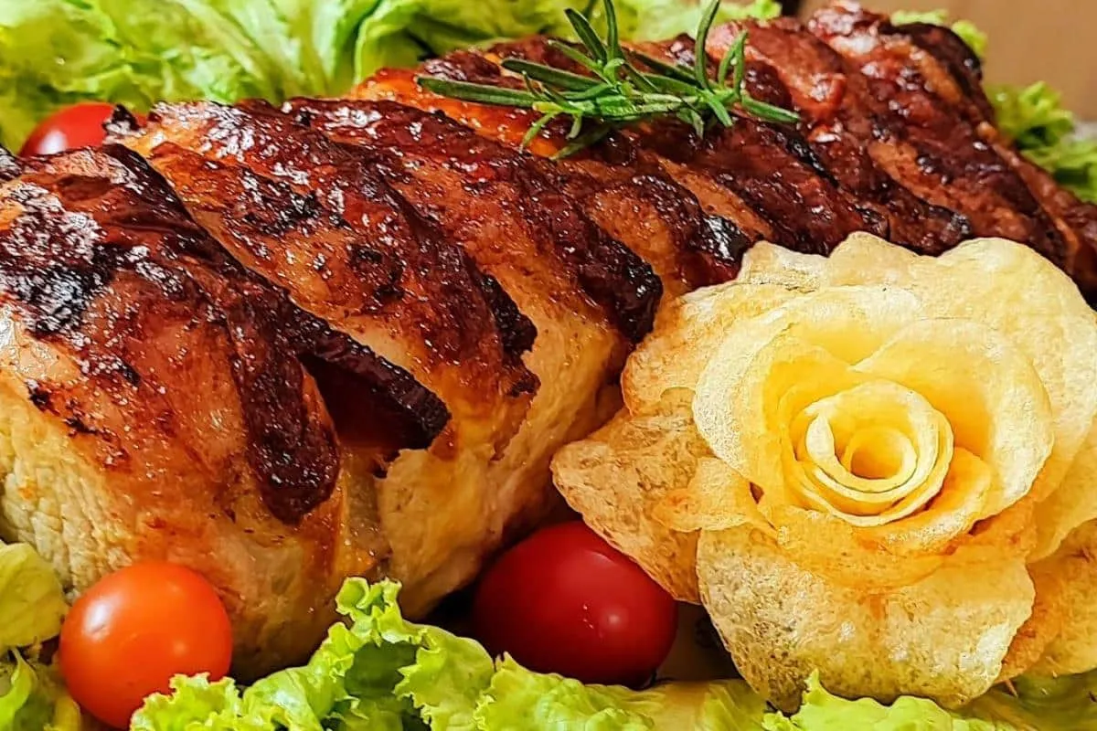 Receita de lombo suculento e decorado para servir na sua noi