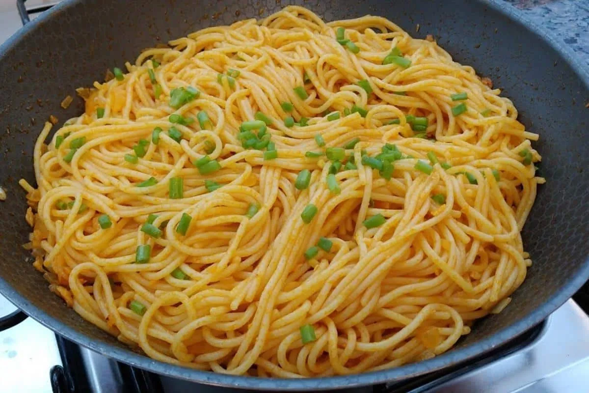 Receita de macarrão na manteiga que fica muito saboroso e nã