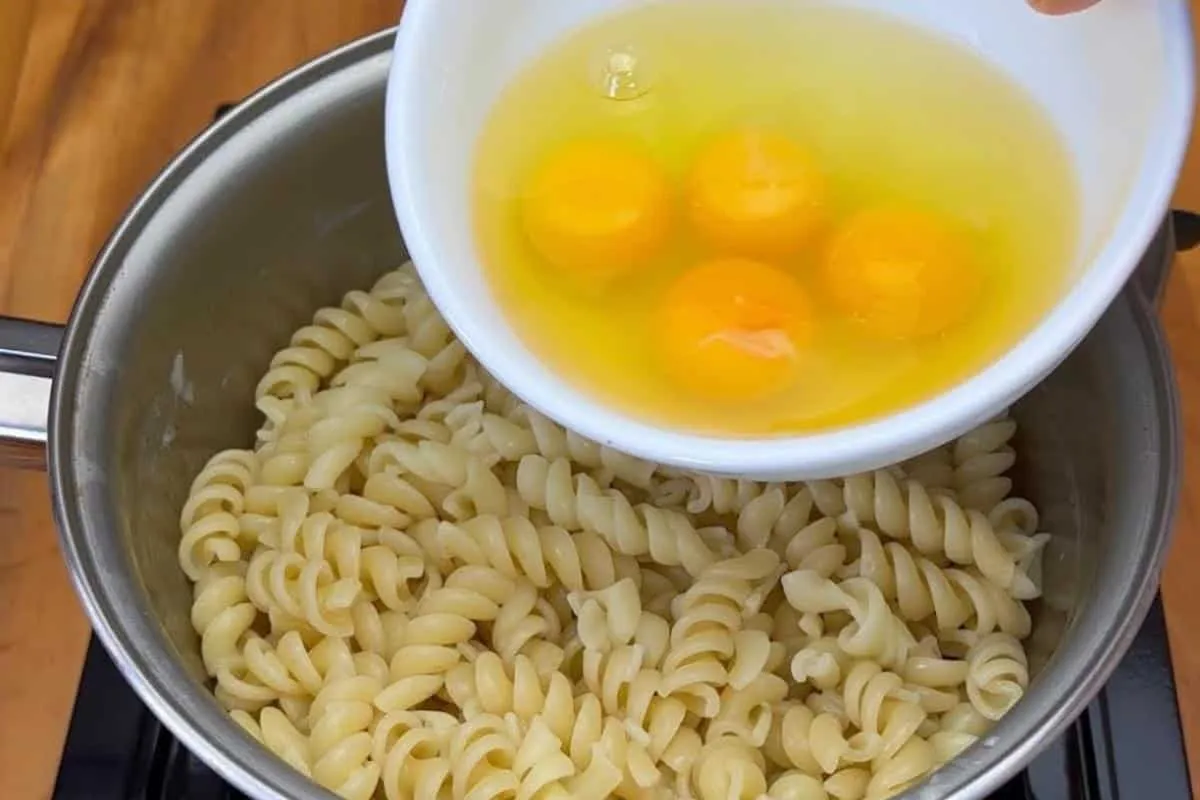 Receita de macarrão que fica pronta rapidinho para o seu alm